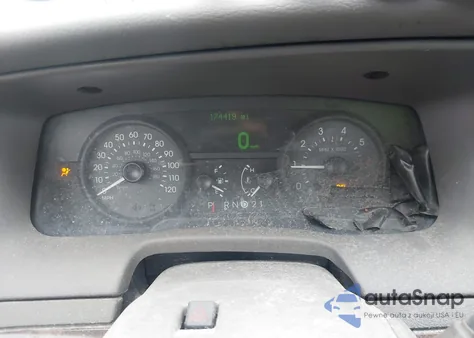 2010 Mercury Grand Marquis Ls (Fleet Only) z USA, uszkodzony, nr VIN 2MEBM7FV4AX630727